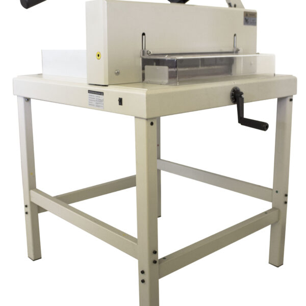 Guillotina de alta precisión. Capacidad de corte de hasta 400 hojas Modelo-4305